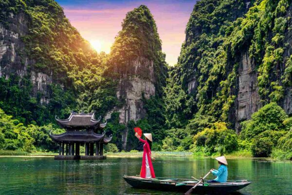 Wondrous Vietnam Tour Package 4 Days & 3 Nights