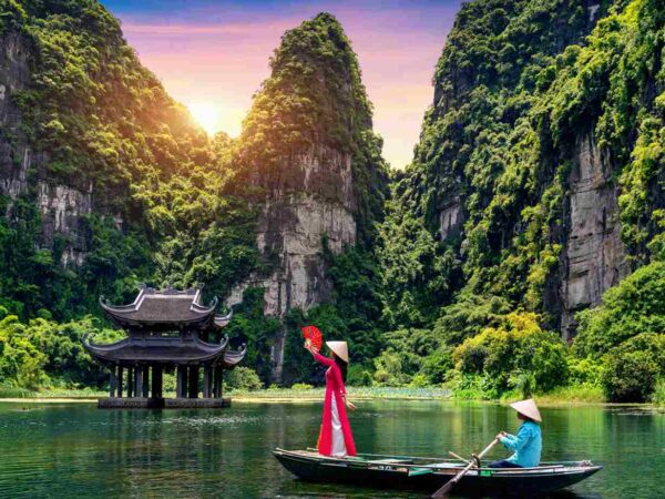 Wondrous Vietnam Tour Package 4 Days & 3 Nights